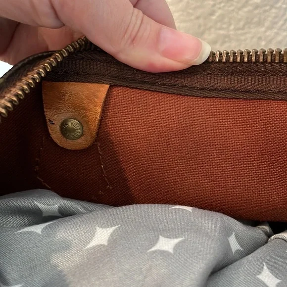 Vintage Louis Vuitton Speedy 30 - Picture 6 of 13